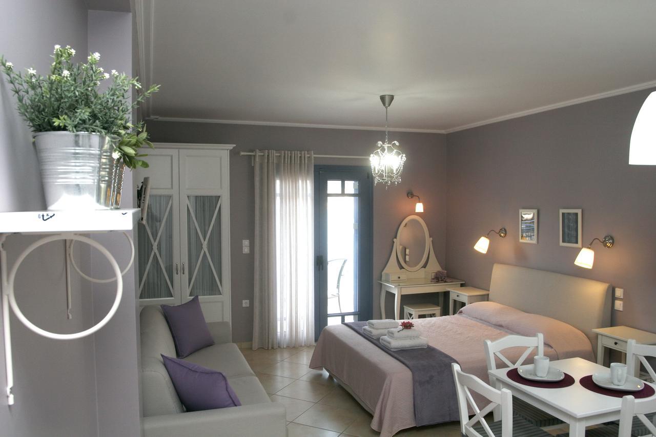 Boutique Hotel Iasmos Trizonia Exterior photo