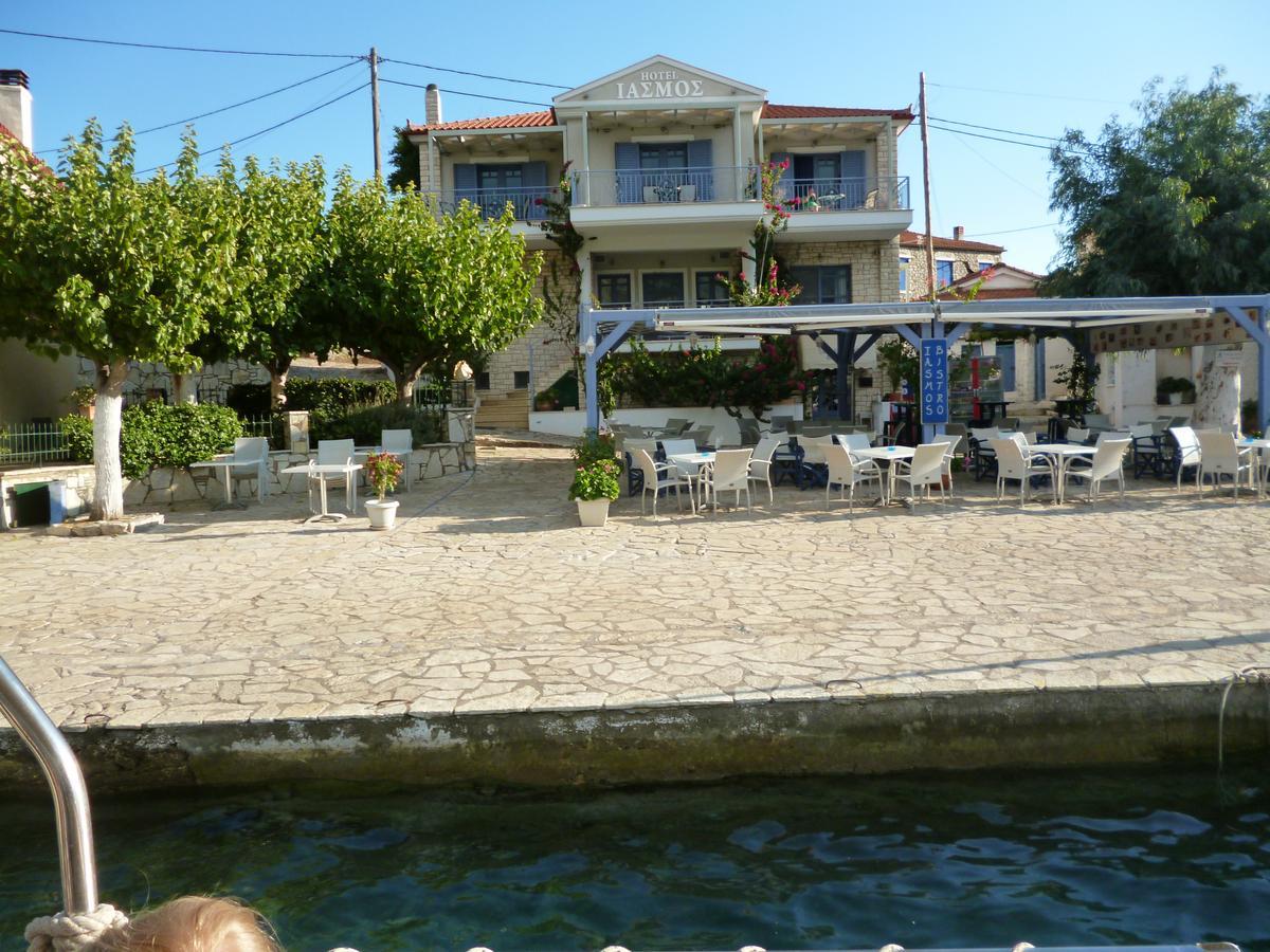 Boutique Hotel Iasmos Trizonia Exterior photo
